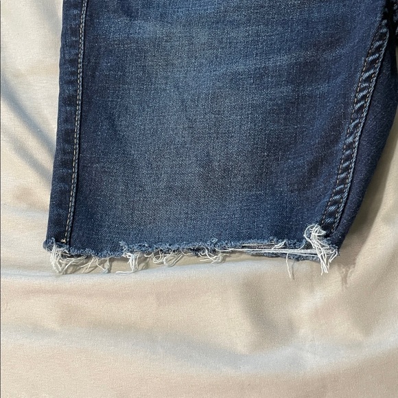 Hollister Like New Men’s Dark Wash Super Skinny Cutoff Denim Shorts Size 31 - Picture 4 of 8